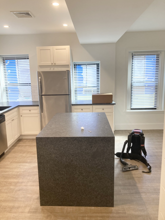 Kitchen - STUNNING renovated 4 bedroom / 2 bathroom located in amazing Mission Hill location Apartments