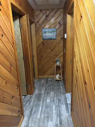 Hallway - REDUCED PRICE GREAT LOCATION- ACT FAST!! House