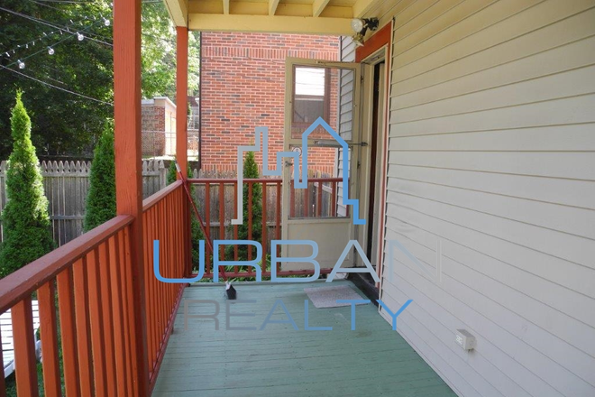 PORCH - **NOW RENTING 2025-2026** LARGE 5 BED 2 BATH  ON KIRKWOOD, WALK TO CAMPUS - BACKYARD AND DE