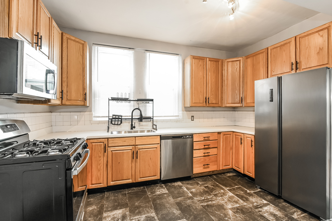 Kitchen - 6017 Kingsbury Avenue Unit 2F Duplex