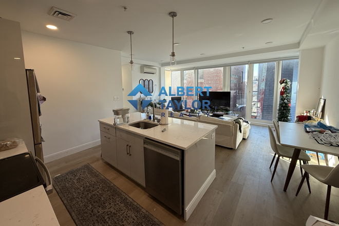 Kitchen - *NO BROKER FEE*! Gorgeous 3Bed/2Bath with FLOOR to CEILING WINDOWS! Apartments