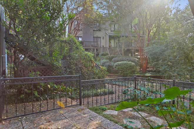 Courtyard - Fully Furnished Condo