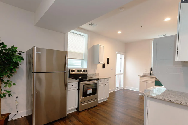 Kitchen - Riverdale, close to college park campus,metro Apartments