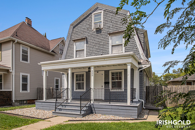 front - 925 East Washington Street House