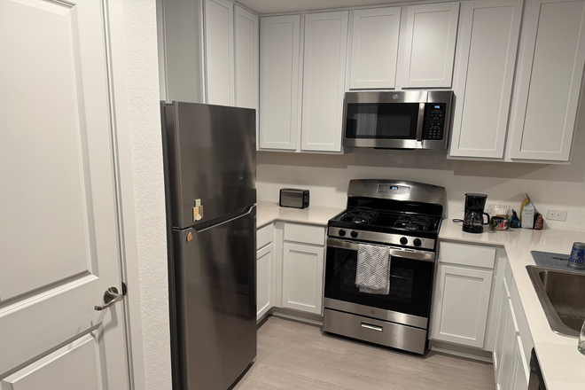Kitchen - Vida Community Room For Rent House