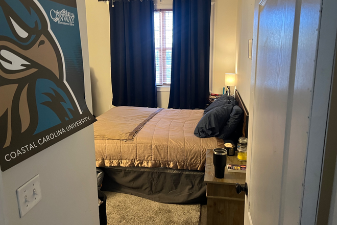 Bedroom for sublet - Drawbridge Dr. House