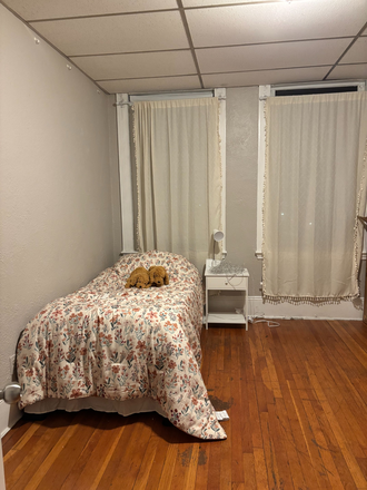 door view of bedroom - Apartment close to campus