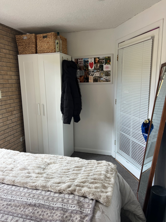 Bedroom standing closet - 1138 Grandview Ave (GREAT LOCATION) Apartments
