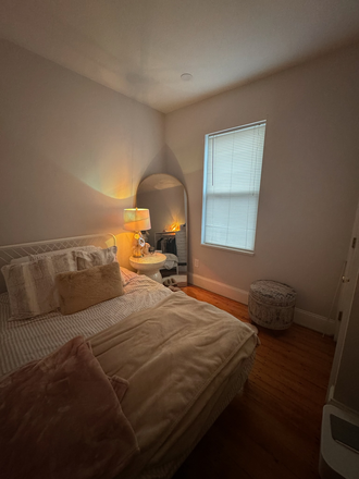 $1075 Bedroom - Jamaica Plain Room for Rent, Convenient Orange Line Commute Triplex