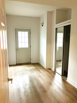 Bedroom - 3 Bedroom Bloor and Brunswick with laundry and ac furnished if required