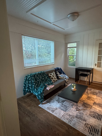 Sun room/lounge room! - Summer Sublet (Fully Furnished) Duplex