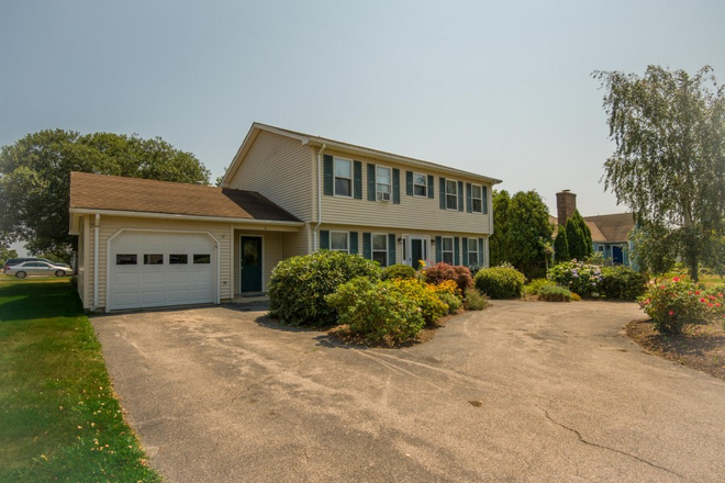 Exterior - Traditional 4 Bedroom Home with Big Bedrooms