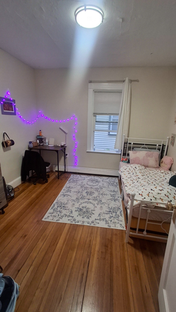 Bedroom - Cute 4 bed - 2 bath apartment in Somerville- Great location and amenities!