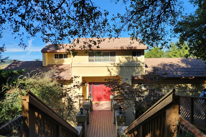 Main entry way - Huge hillside house not far from campus