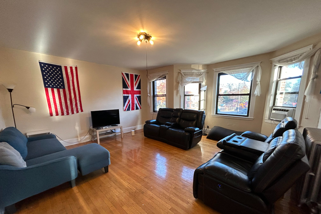 Common area - **NOW RENTING 2025-26** SPACIOUS 4/5 BEDROOM APARTMENT!