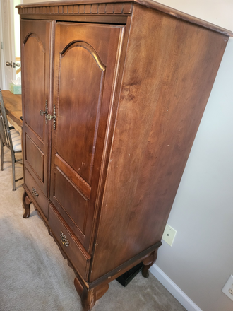 armoire - Winter-Spring26   Private Room in a House