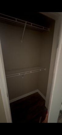 Closet 1 - Iq Luxury Apartments