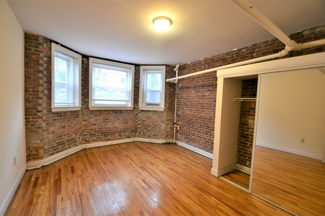 Bedroom - Renovated 2 Bedrooms with nice living room in Fenway across Target Apartments