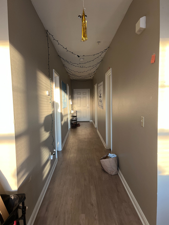Main Hallway - Stewart Square Apartment (Female Roommates)