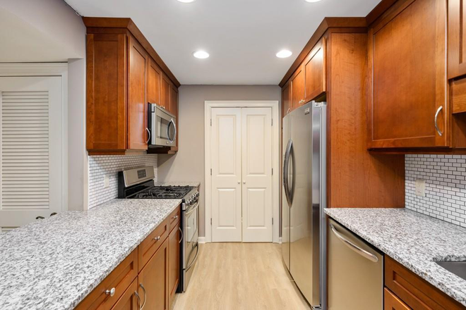 Kitchen & washer/dryer closet - Walking Distance to Emory University, VA Hospital/Emory Hospital and CDC - 2BR/2BA Condo for Rent