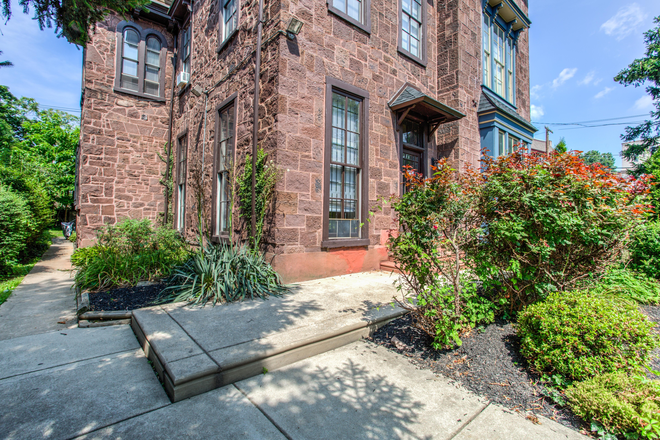 Photo - University City Associates Apartments