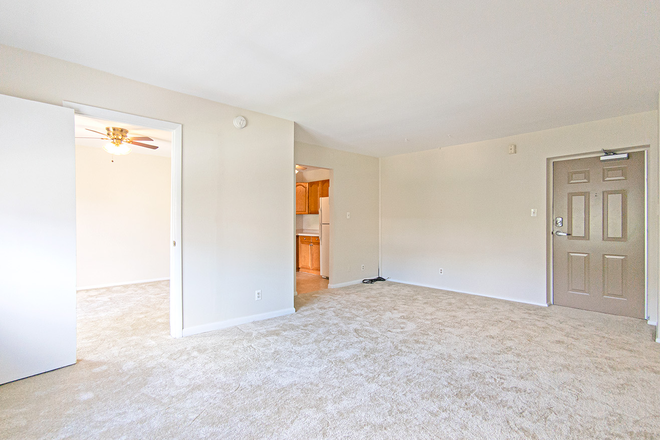 Living Room - 2 BD | 1 BA at College Park Towers - Knox Building Condo
