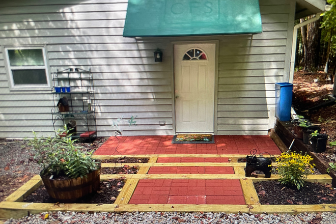 Front door - Two bedroom Cottage in the Woods