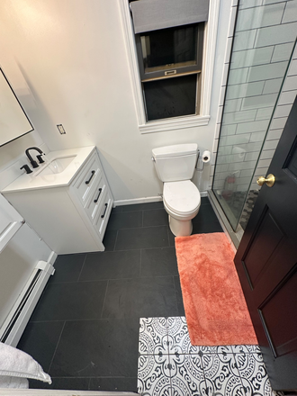 Shared newly renovated bathroom - Private & Spacious Upstairs Bedrooms in a Recently Remodeled Luxury Farmhouse 1.9 Miles t