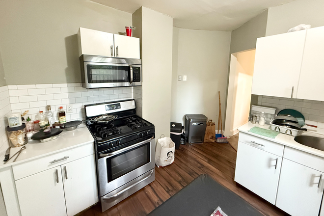 Kitchen - 2 Bed 1 Bath Apartments