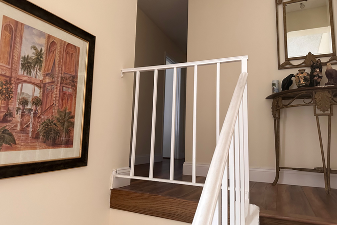 Hallway to Bedroom - Beautiful, Boca, Raton, 3 miles from campus Townhome