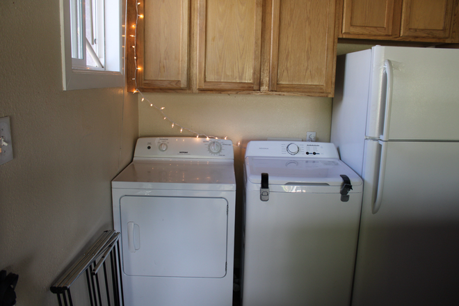 washer and dryer - House Close to Campus (SubLeasing either full house or room by room)