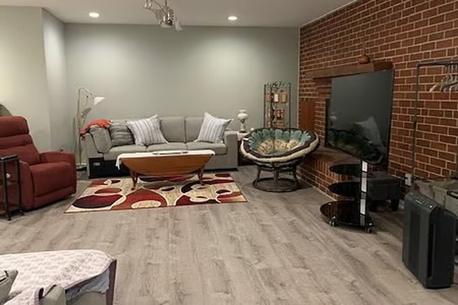 Studio2 - Furnished apartment unit or room in quiet Hope Valley neighborhood - 2.7 miles from Duke