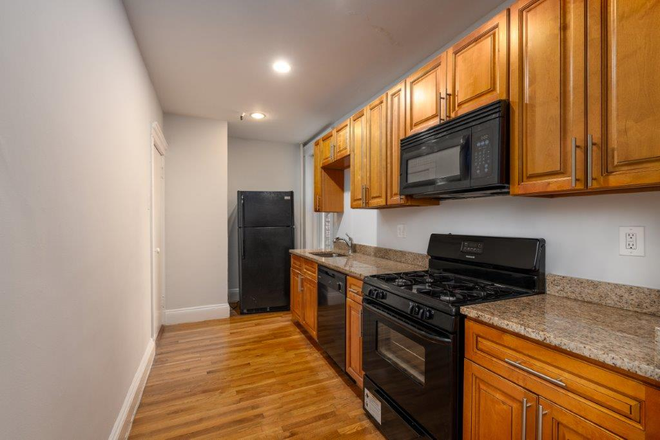 kitchen - Sunny 1BR in Cleveland Circle – Pet Friendly!