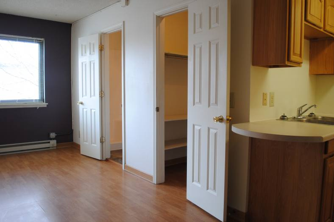 Living room - Highland Hills apartment