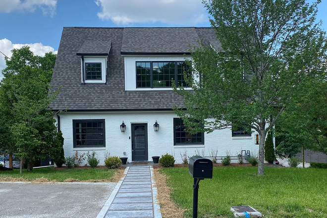 Outside of home - 12 South 3BR/2BA - fully furnished with two parking spots and private courtyard Apartments