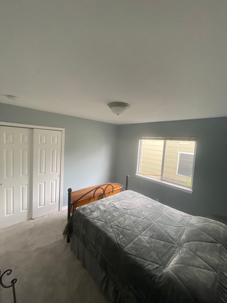 Furnished Room - Room for Rent in House with Stunning Mountain View, Near UCCS
