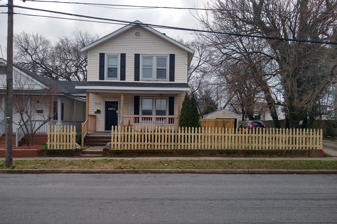 Front of house - 2016 Albany Ave House