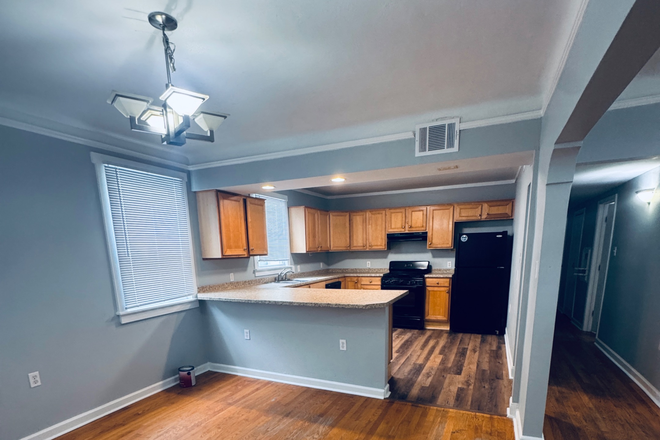 Dining room and kitchen - Grad student discount Duplex