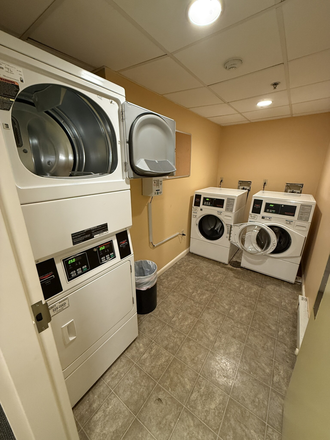 . - STUNNING 2 BED/ NO BROKER FEE!! Apartments