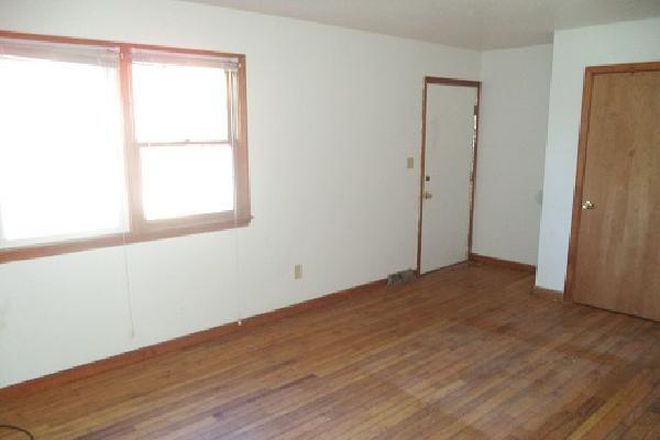 Nice sized rooms - 11 Hobart Lane: 2 Br 1.5 Bath Townhouse (Campus Area)