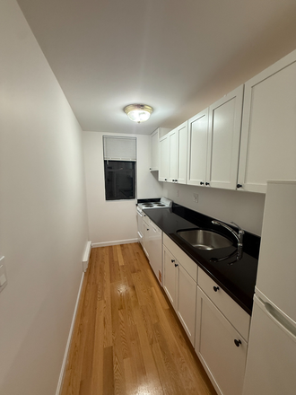 . - Newly renovated 2-bed on Westland Ave. Contact 617.512.5822 Apartments