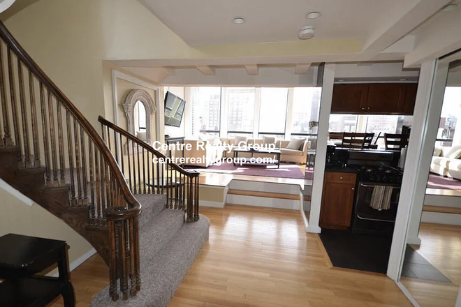 ' - NO BROKER FEE 2.5 BED 3 BATH Apartments