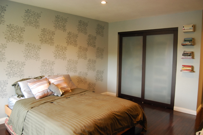 . - 1BR/1BA Brighton Condo - W/D in Unit, A/C, Elevator, Parking