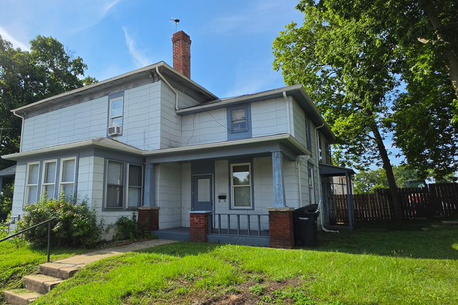 House - Studio Apartment Available Now!