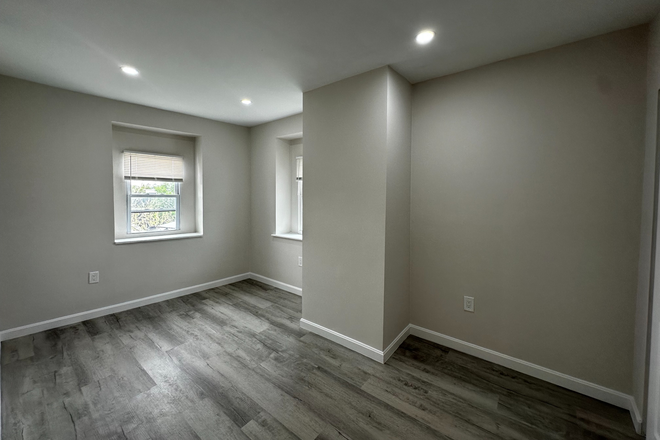 Call NOW for showings! 617-236-8550 - BENNINGTON ST - *NO FEE* RENOVATED 3BR/1BA AVAIL *6/1/2026* W/ IN UNIT LNDRY, DW MINS TO MBTA BLUE! Apartments