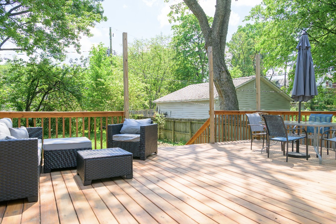 Back deck - Victorian Charmer in Historic Evergreen District House