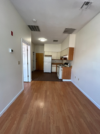 1 - AVAILABLE NOW! Fantastic 1 bed/1 bath, Pets Friendly, close to MBTA, No Fee! Apartments