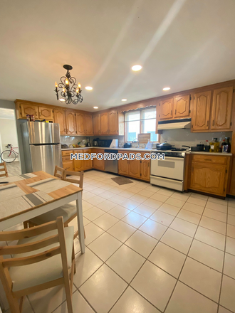 Kitchen - NO BROKER FEE! 4 Bed 2 Bath Apartment on Bowdoin St. in Medford!