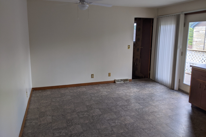 Kitchen - 323 North Main Street House