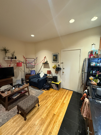 . - Renovated 3-bed on Marlborough St! No broker fee. Contact Will McGowan 617.512.5822 Apartments